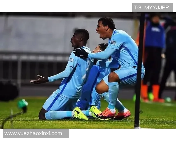 希拉尔与胡泽斯坦的精彩对决揭示了足球战术与团队合作的重要性 希拉尔与胡泽斯坦的精彩对决揭示了足球战术与团队合作的重要性